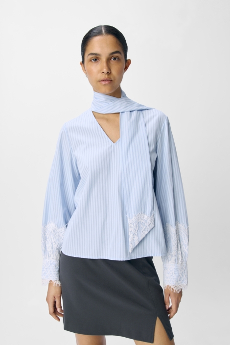 Object blauwe dames blouse | Model vooraanzicht
