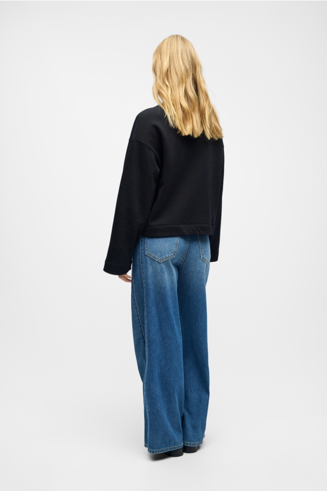 Object zwarte dames sweater | Model achteraanzicht