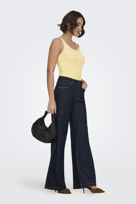 Only gele dames top | Model zijaanzicht