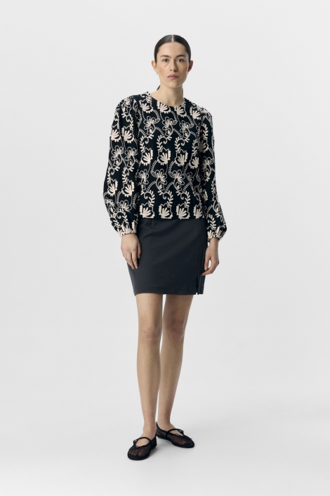 Object zwarte dames t-shirt | Model