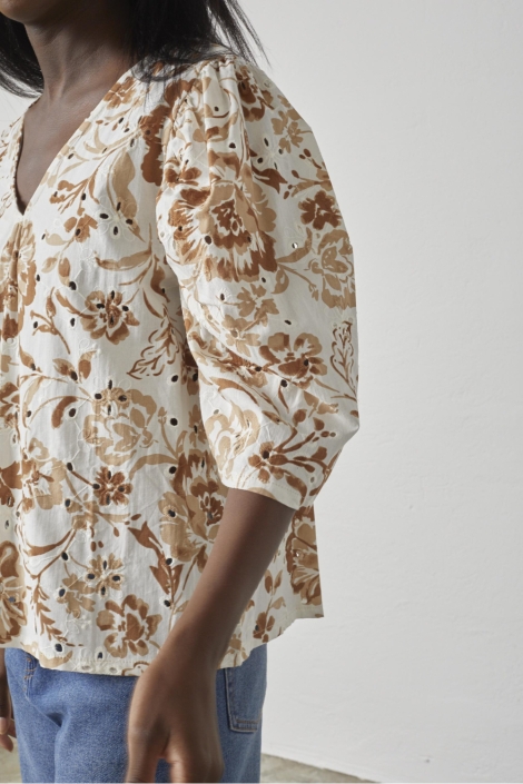 SisterS point beige dames blouse | Close up