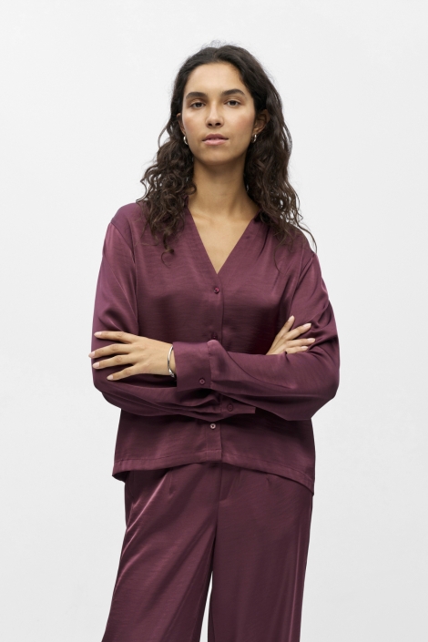 Object bordeaux dames blouse | Model vooraanzicht