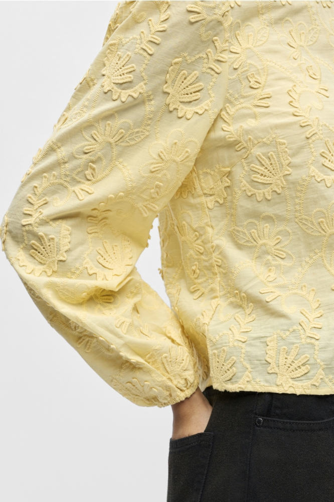 Object gele dames t-shirt | Close up