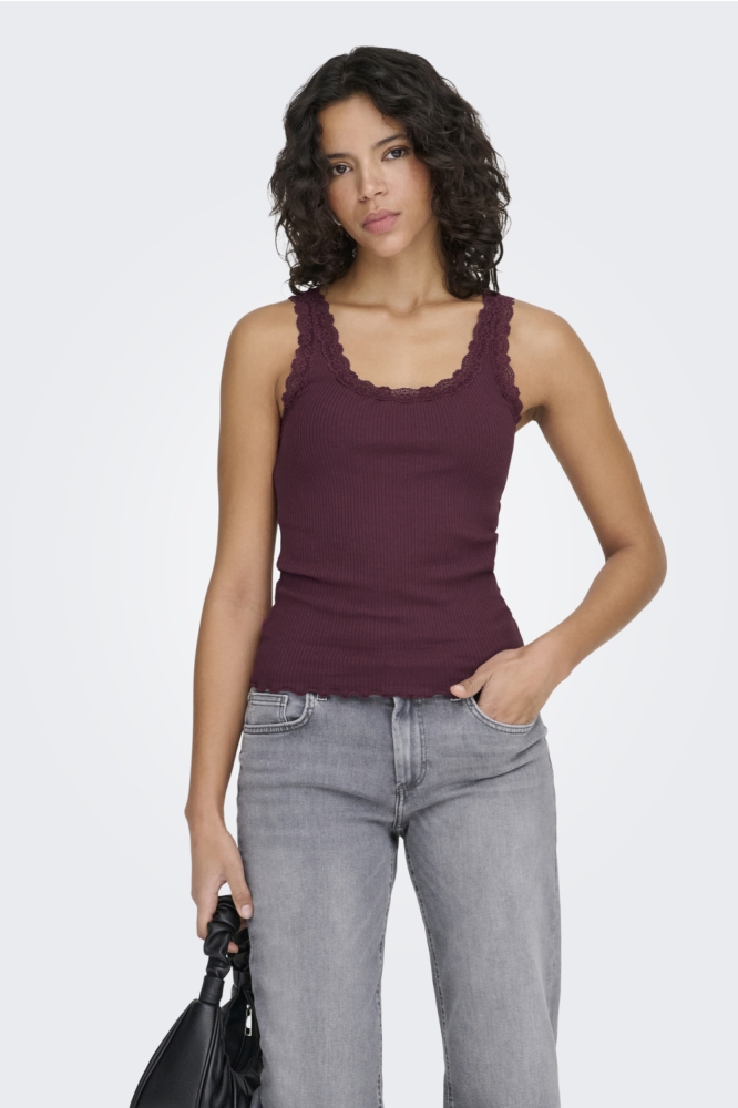 Only bordeaux dames top | Model vooraanzicht