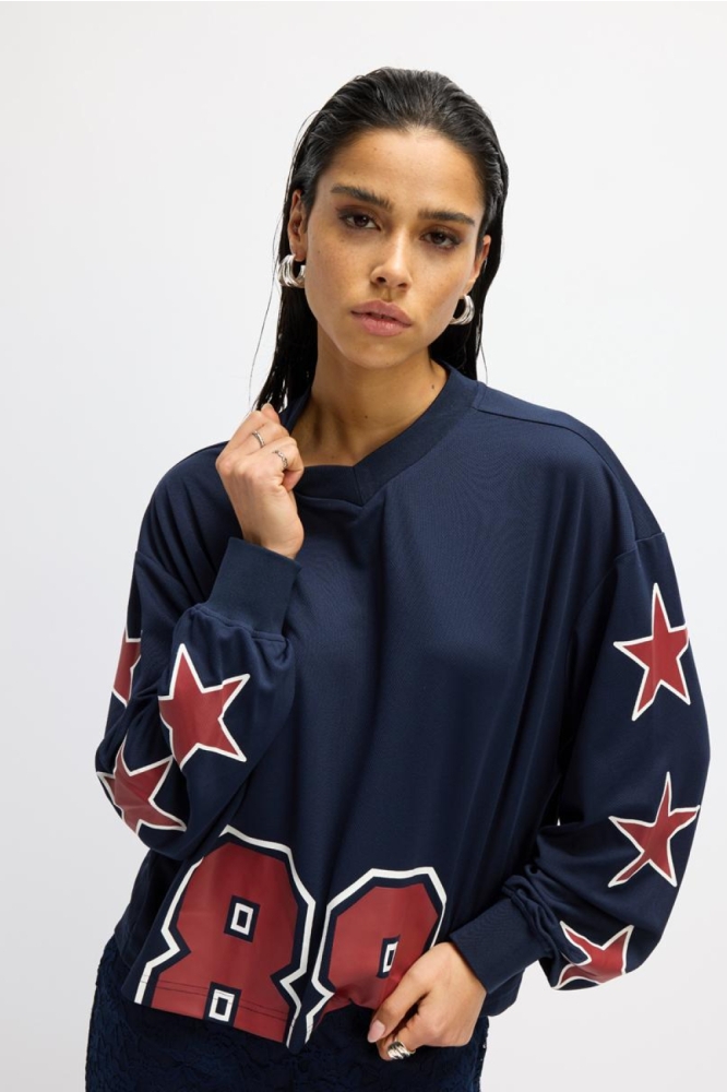 Refined Department blauwe dames sweater | Model vooraanzicht