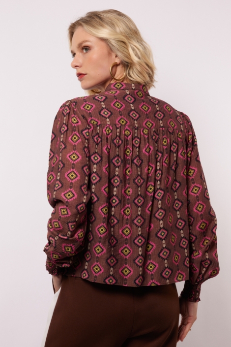 Fluresk bruine dames blouse | Model achteraanzicht