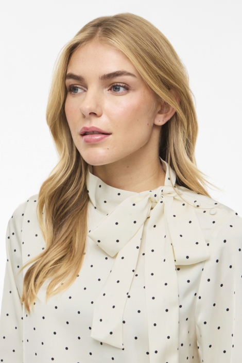 Vila witte dames blouse | Close up