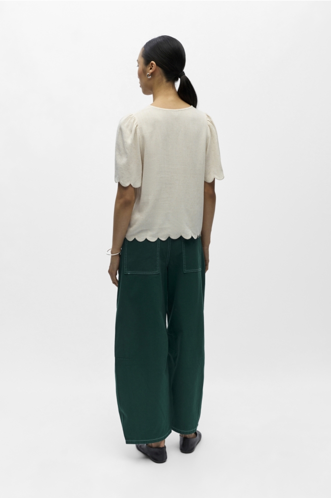 Object beige dames top | Model achteraanzicht