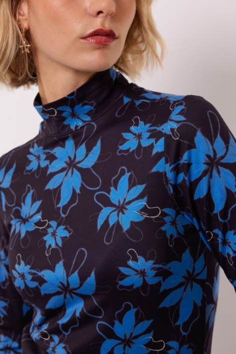 Fluresk blauwe dames t-shirt | Close up