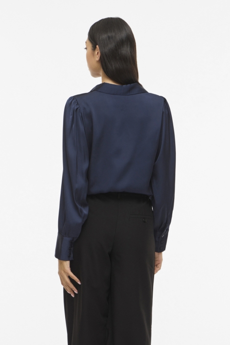 Vila blauwe dames blouse | Model achteraanzicht