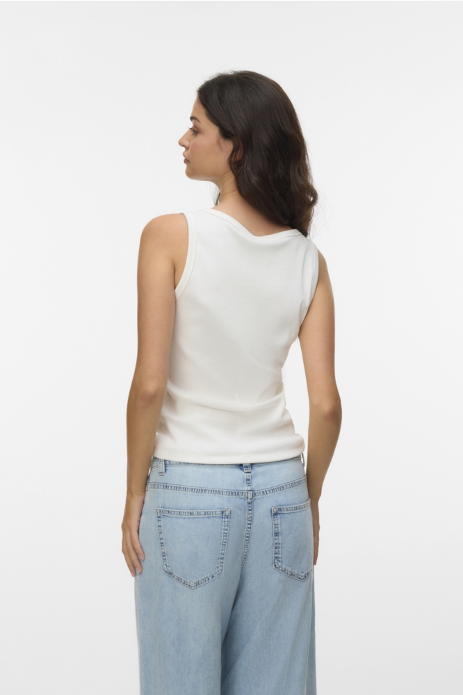 Vero Moda witte dames top | Model achteraanzicht