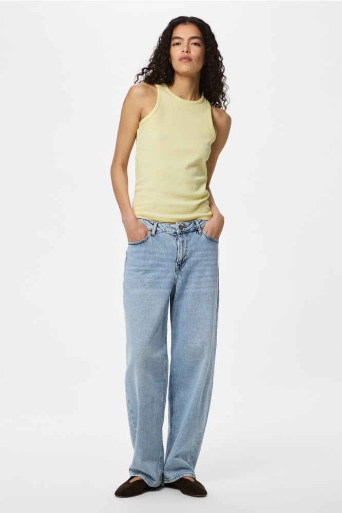 Pieces gele dames top | Model vooraanzicht