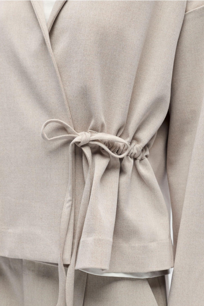 Object beige dames blouse | Close up