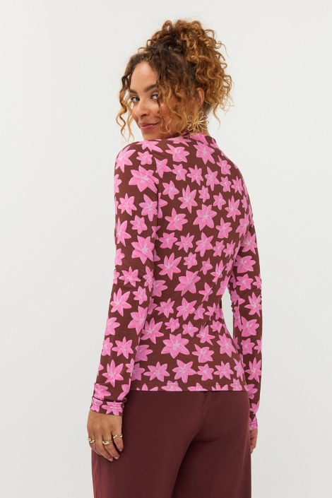 Ydence bruine dames t-shirt | Model zijaanzicht