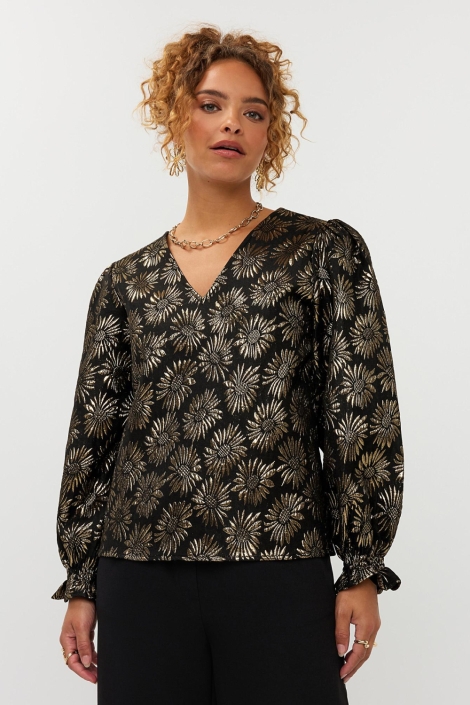 Ydence zwarte dames blouse | Model vooraanzicht