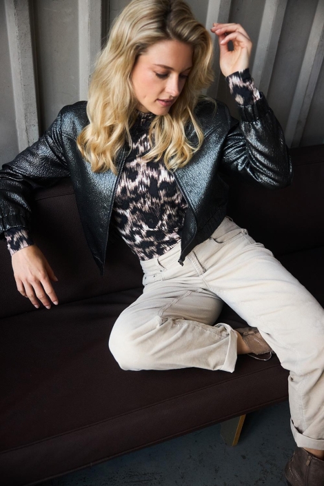 Red Button camel dames t-shirt | Sfeerbeeld, In situatie