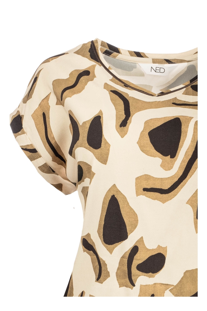 NED beige dames t-shirt | Close up