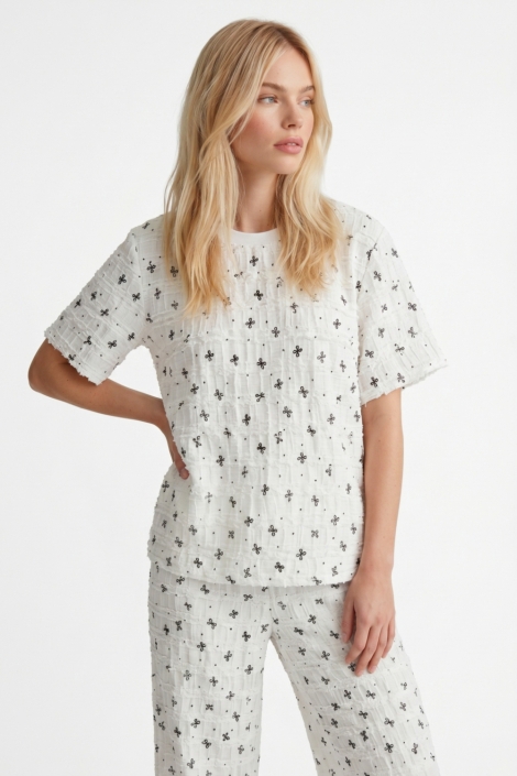 Fluresk witte dames t-shirt | Model vooraanzicht