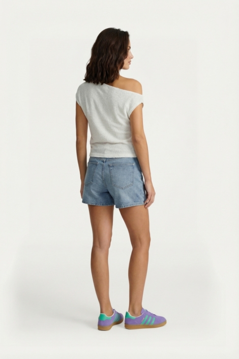 Fluresk witte dames top | Model achteraanzicht