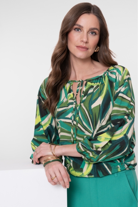 Geisha groene dames blouse | Close up