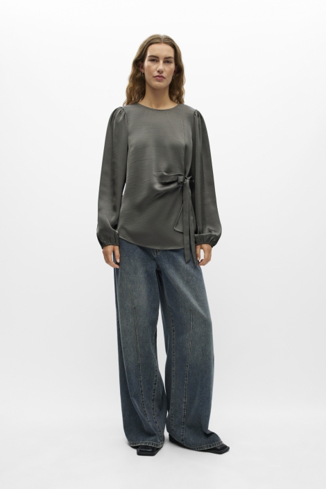 Object grijze dames blouse | Model