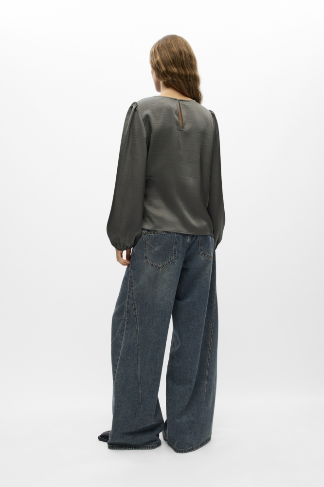 Object grijze dames blouse | Model