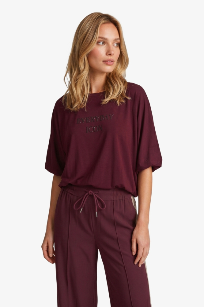 Fluresk bordeaux dames t-shirt | Model vooraanzicht