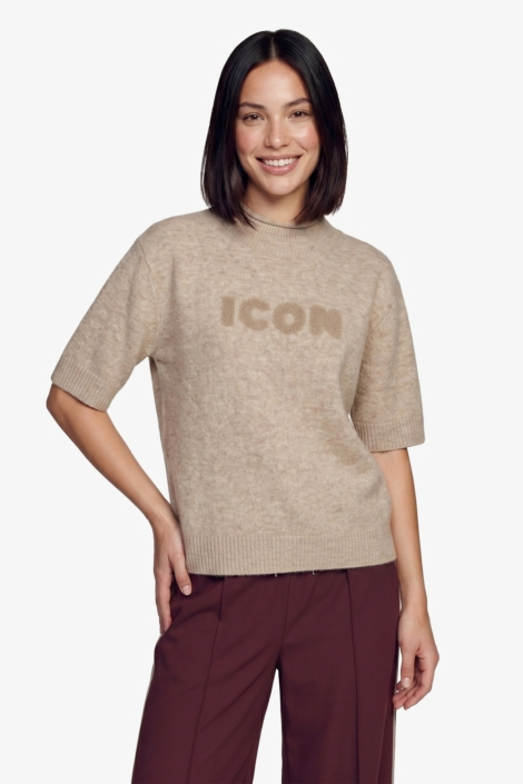 Fluresk camel dames trui | Model vooraanzicht
