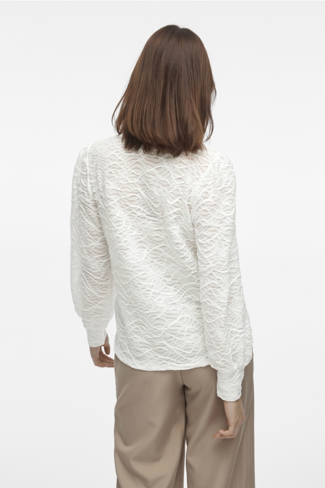 Vila ecru dames blouse | Model achteraanzicht