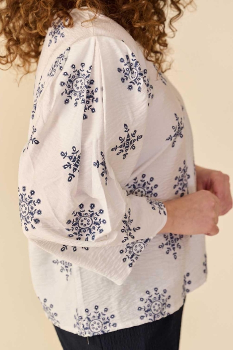 FOS Amsterdam witte dames blouse | Close up