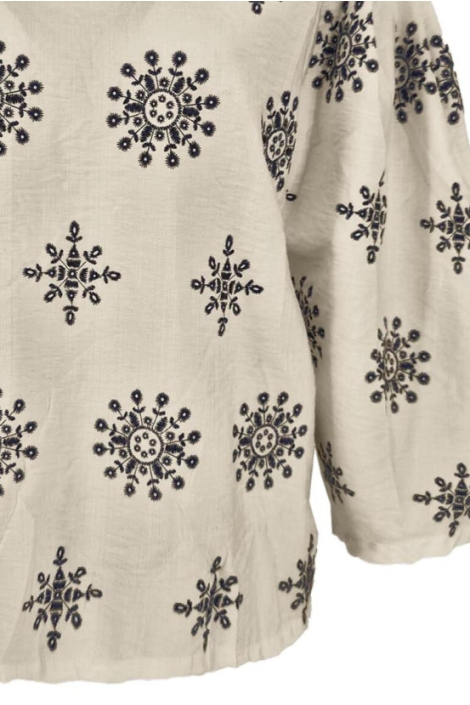 FOS Amsterdam beige dames blouse | Close up