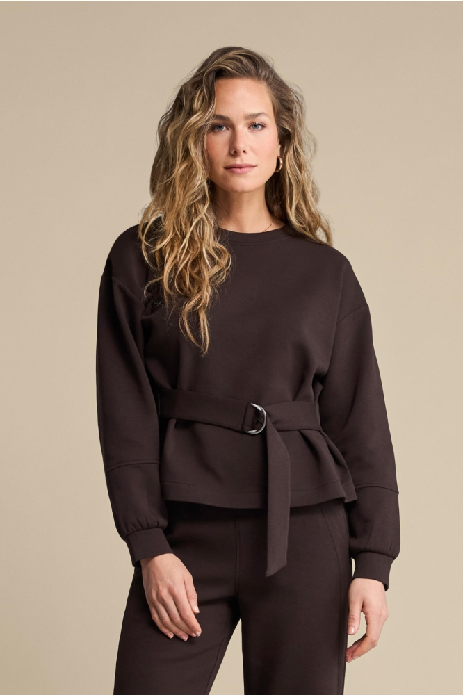 Red Button bruine dames sweater | Model vooraanzicht