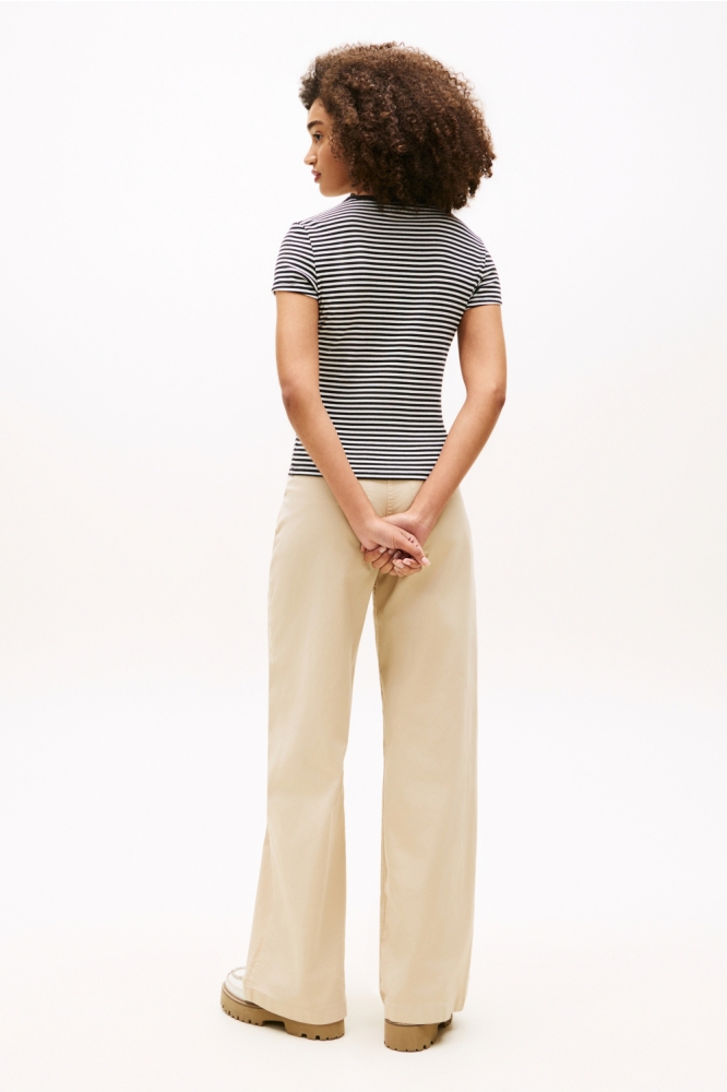 Tommy Jeans zwarte dames t-shirt | Model