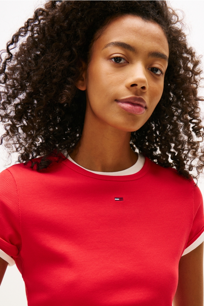 Tommy Jeans rode dames t-shirt | Close up