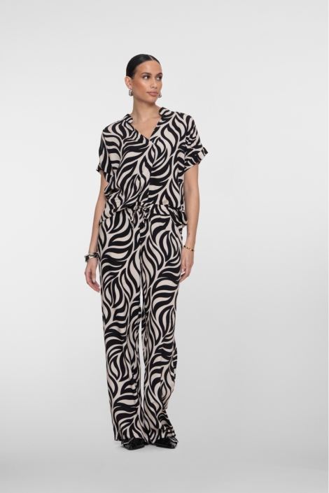 Geisha zwarte dames t-shirt | Model