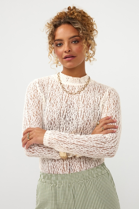 Ydence beige dames top | Model vooraanzicht