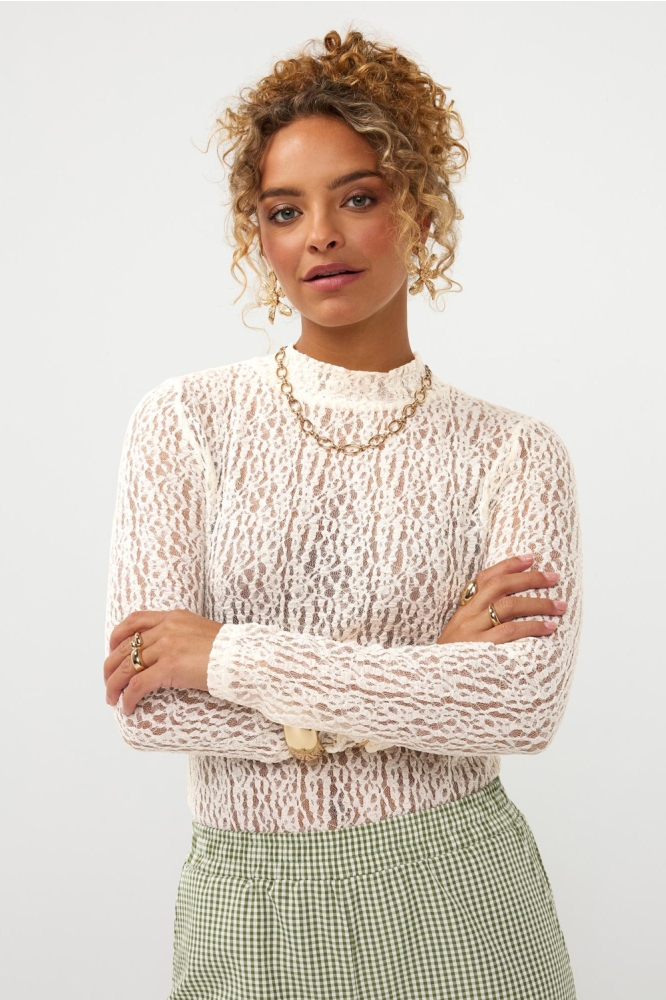 Ydence beige dames top | Model vooraanzicht