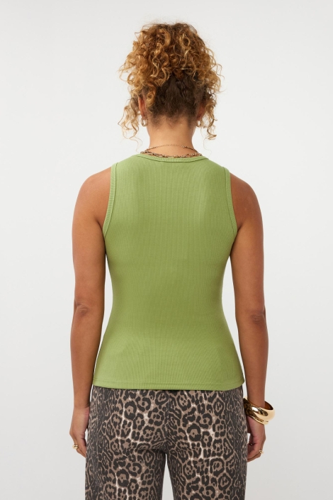 Ydence groene dames top | Model achteraanzicht
