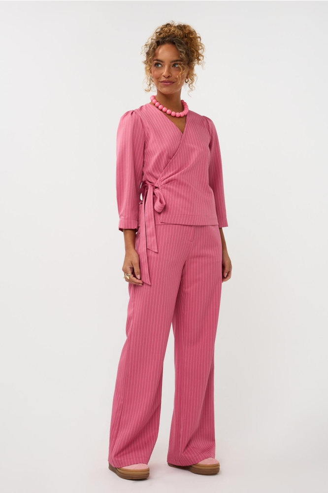 Ydence roze dames blouse | Model