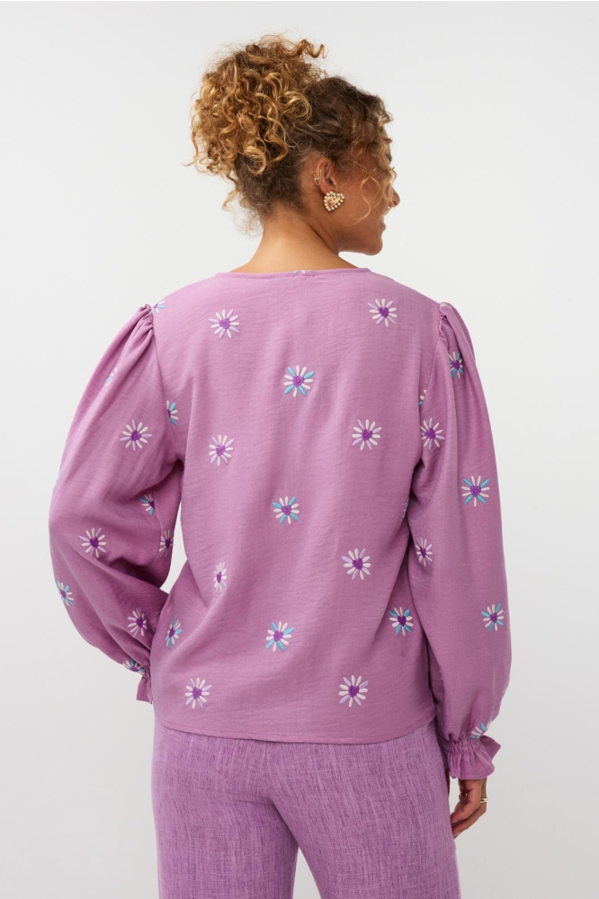 Ydence paarse dames t-shirt | Model achteraanzicht