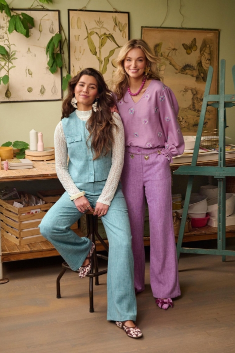 Ydence paarse dames t-shirt | Sfeerbeeld, In situatie