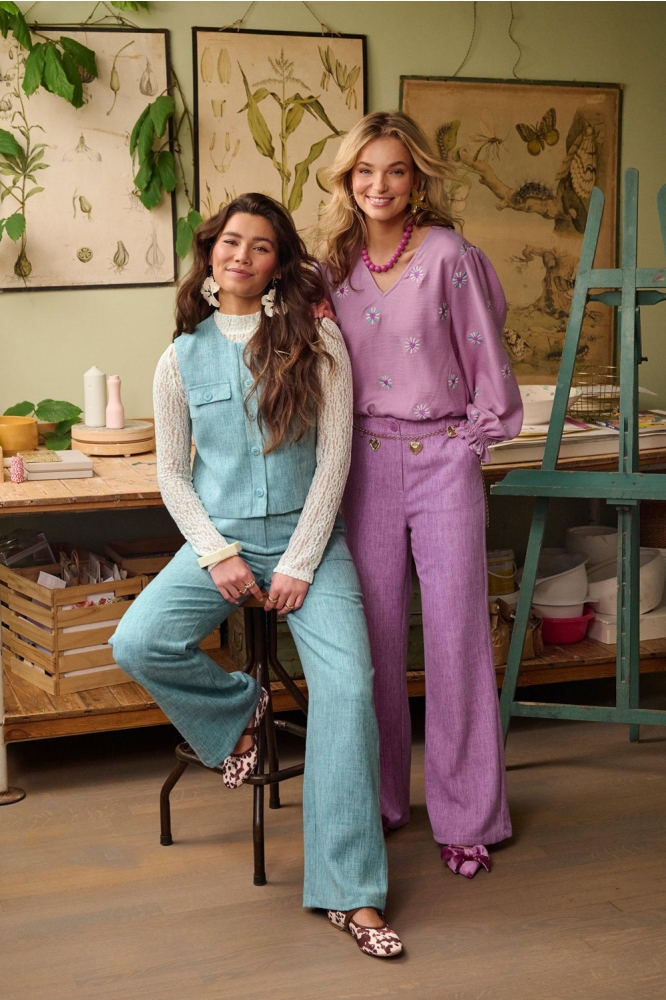 Ydence paarse dames t-shirt | Sfeerbeeld, In situatie