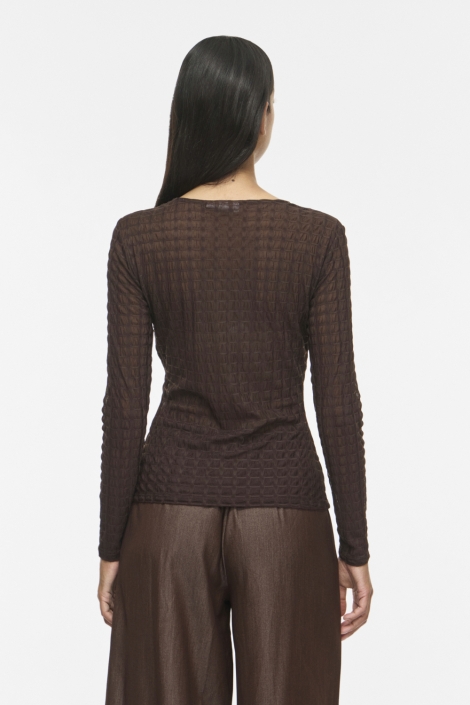 Vila bruine dames top | Model achteraanzicht