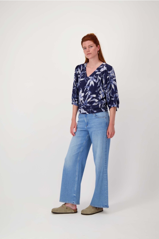 Zusss blauwe dames blouse | Model