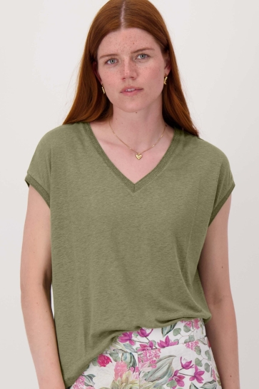 Zusss T-shirt V HALS TOP MET LUREX BOORD 0304 0053 LIGHT MOSSGREEN