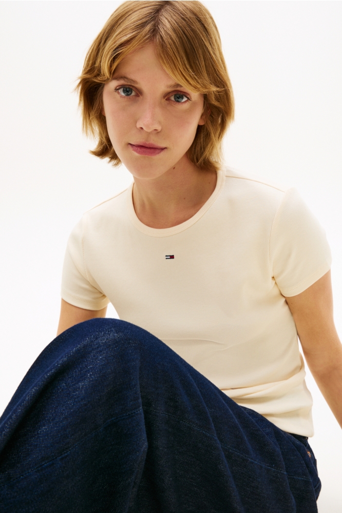 Tommy Jeans gele dames t-shirt | Close up