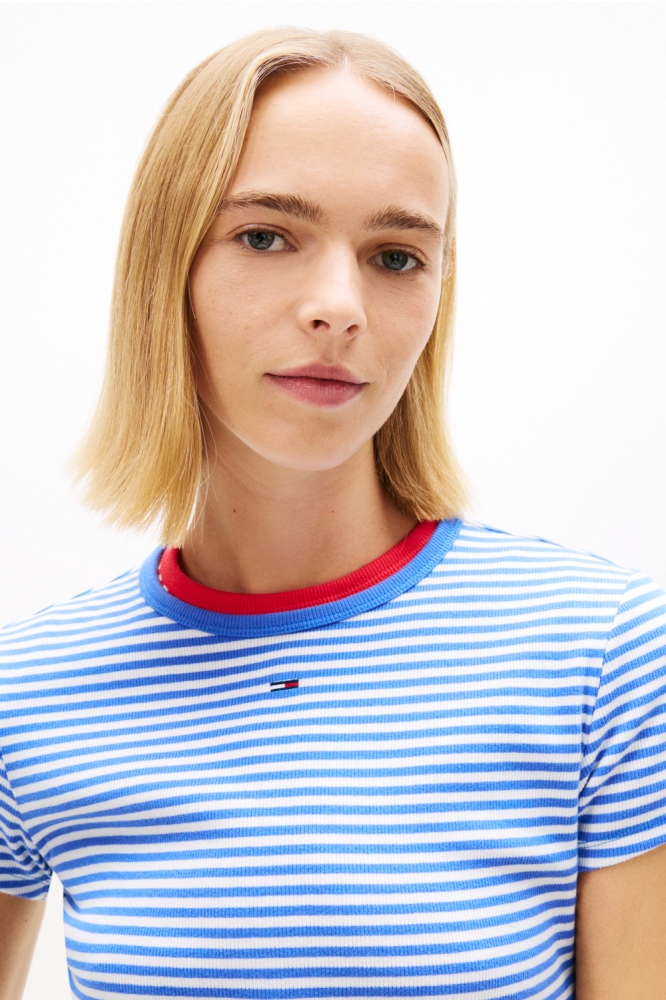 Tommy Jeans blauwe dames t-shirt | Close up