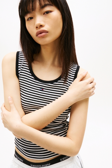 Tommy Jeans zwarte dames top | Model vooraanzicht