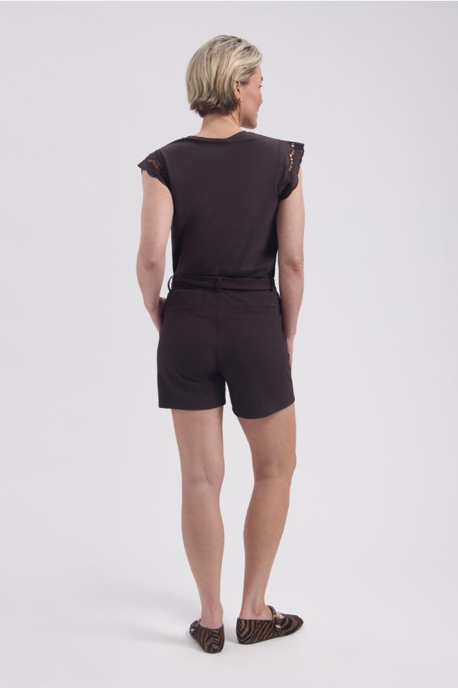 Lady Day bruine dames top | Model achteraanzicht