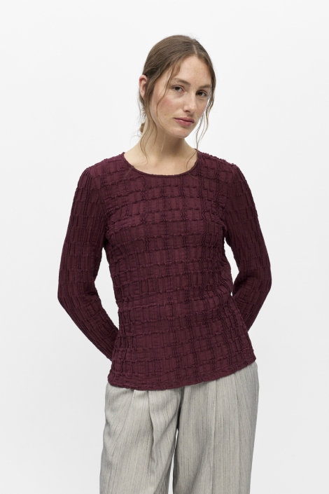 Object bordeaux dames top | Model vooraanzicht